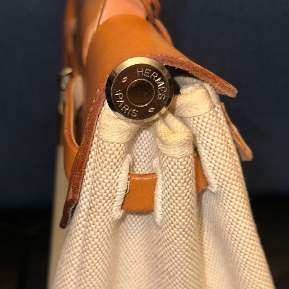 Pre-loved Hermès Vintage Herbag Bag 31 Beige - Picture 3 of 11